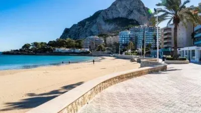 Top-floor apartment on Calle de Gibraltar photo 18