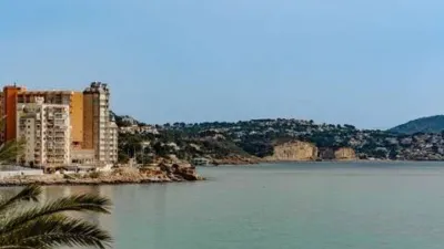 Top-floor apartment on Calle de Gibraltar photo 25