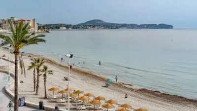 Top-floor apartment on Calle de Gibraltar photo 33