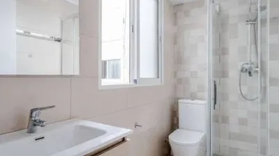 Top-floor apartment on Calle de Gibraltar photo 48
