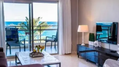 Top-floor apartment on Calle de Gibraltar photo 7