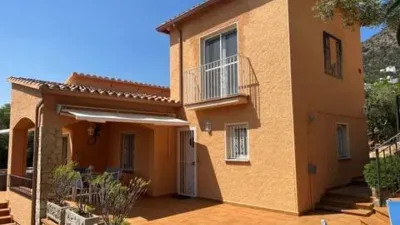 Chalet on Carrer de Navarra photo 2