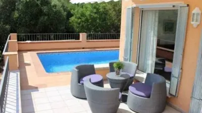 Chalet on Carrer de Navarra photo 3
