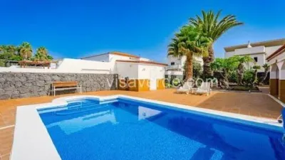 Chalet on Calle Aulaga photo 2
