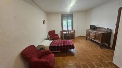 Chalet en alquiler en Paseo del Circo Romano, La Reconquista-Santa Teresa (Distrito Zona Nueva. Toledo Capital) de 1.200 €<span>/mes</span>
