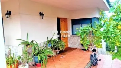 Chalet on Calle de Llanca S-N photo 18