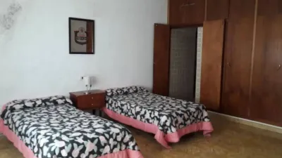 Chalet en alquiler en Paseo del Circo Romano, La Reconquista-Santa Teresa (Distrito Zona Nueva. Toledo Capital) de 1.200 €<span>/mes</span>
