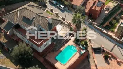 Chalet in Torrelles de Llobregat photo 2