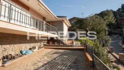 Chalet in Torrelles de Llobregat photo 37