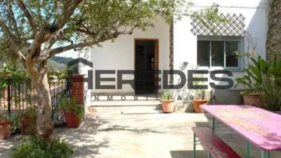 Chalet in Torrelles de Llobregat photo 17