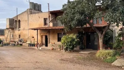 Chalet in La Bisbal d'Empordà photo 5