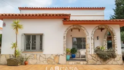 Chalet in Can Bou photo 6