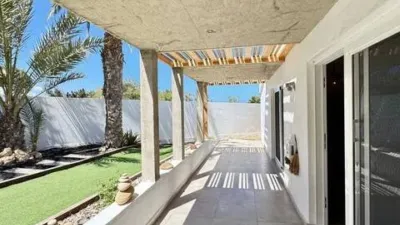 Chalet on Tres Piedras Street photo 6