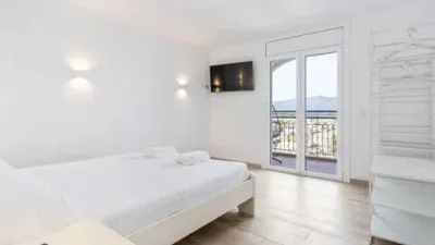 Apartment in Carrer de Salins photo 17
