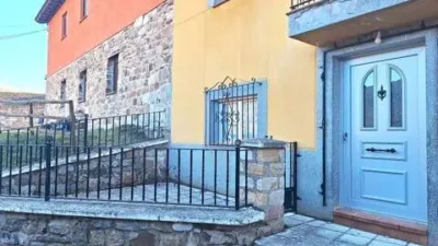 House on Calle Real photo 2