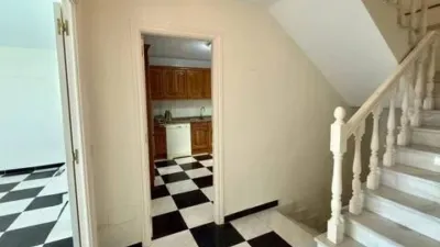 House in Centre photo 12