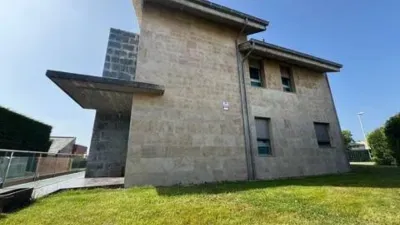 Chalet in Santa Cruz de Bezana photo 14