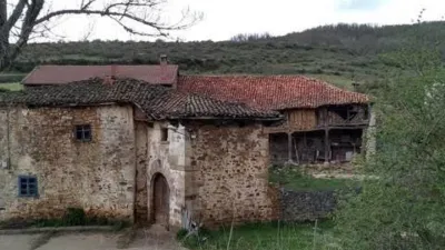 Rustic house on Padre Cornelio Street photo 3
