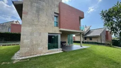 Chalet in Santa Cruz de Bezana photo 4