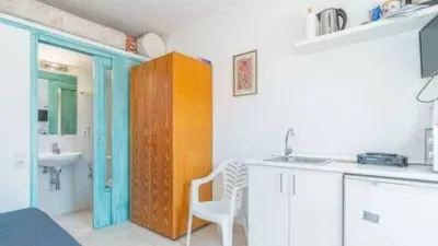 Attic in Carrer del Raval dels Grecs photo 26