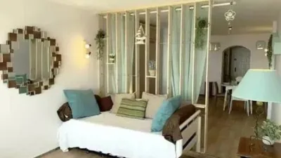 Apartment on Calle Salins 1, Linea No Number photo 2