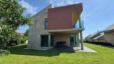 Chalet in Santa Cruz de Bezana photo 3