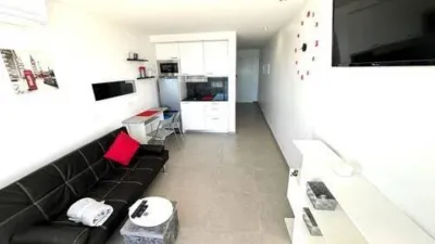 Apartment in Passatge Muga Delta photo 2