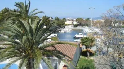 Chalet in Passatge Requesens photo 2