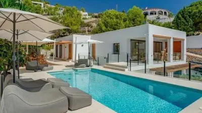 Chalet in La Fustera photo 12