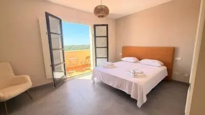 Casa adosada en alquiler en Calle Avenida los Cortijos, 3, Núcleo (San Roque) de 3.500 €<span>/mes</span>