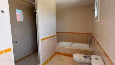 Casa adosada en alquiler en Calle Avenida los Cortijos, 3, Núcleo (San Roque) de 3.500 €<span>/mes</span>