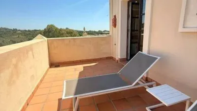 Casa adosada en alquiler en Calle Avenida los Cortijos, 3, Núcleo (San Roque) de 3.500 €<span>/mes</span>