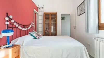 Apartment on Calle de la Puebla photo 3