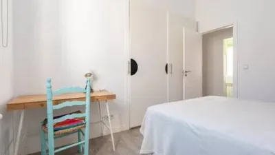 Apartment on Calle de la Puebla photo 9