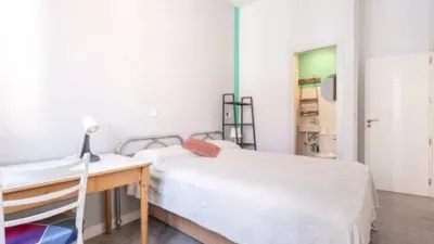 Apartment on Calle de la Puebla photo 7