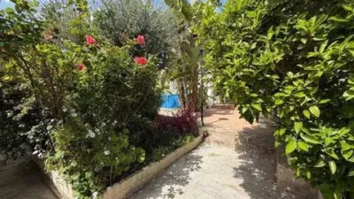 Chalet on Carrer Tarragona photo 10