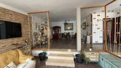 Chalet on Carrer Tarragona photo 20