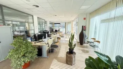 Local comercial en venta en Travesía de Arteixo - Més
