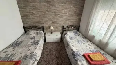 Chalet on Carrer Tarragona photo 5