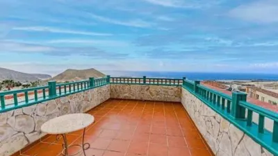 Chalet on Calle Tinguafaya photo 9