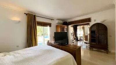 Chalet in Núcleo photo 15