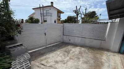 Chalet on Carrer Tarragona photo 9