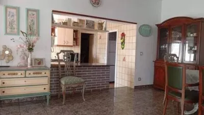 Chalet on Carrer Tarragona photo 33