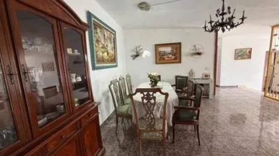 Chalet on Carrer Tarragona photo 24