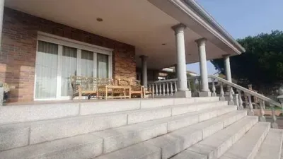 Chalet on Paseo de la Cañada photo 3