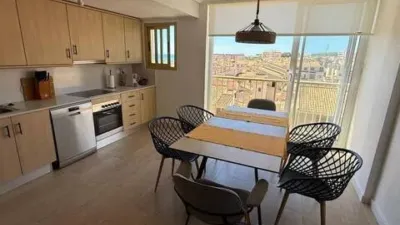 Duplex penthouse in Plaza Porticada, with 119 m² built area, 3 bedrooms, 2 bathrooms, good condition, floor 4, 2 wardrobes, 1 terrace(s), 25 m² of terrace, French kitchen, lift, 2006, green areas, 4 floors in the building, top floor, pets accepted. Duplex penthouse in Guardamar del Segura just 200m from the beach. The main floor features a living-dining room with side sea views, French kitchen, two bedrooms with fitted wardrobes, one bathroom. An internal staircase leads to the upper floor where there is a spacious bedroom with an en-suite bathroom and a private solarium of about 25m² with sea views. 119 m². There is also direct access to the communal solarium. In 2023, sold furnished and equipped. Close to all amenities. photo 11
