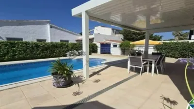 Chalet on Carrer del Montseny photo 3