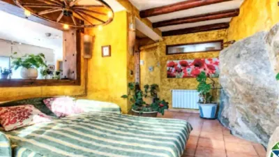 Chalet on Carrer d'Antoni Canals photo 19