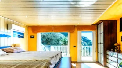 Chalet on Carrer d'Antoni Canals photo 15