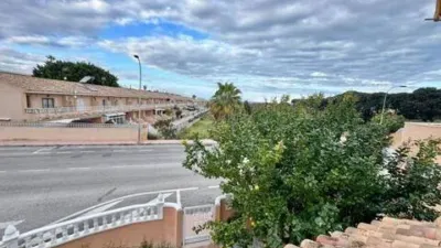 Detached Chalet in Los Balcones-Los Altos-Punta Prima photo 2